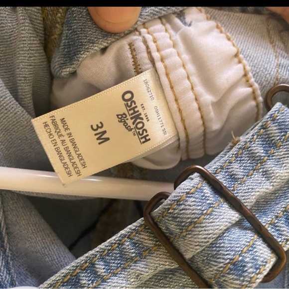 Oshkosh B’Gosh Stretch Overalls - size 3 months - Picture 7 of 7